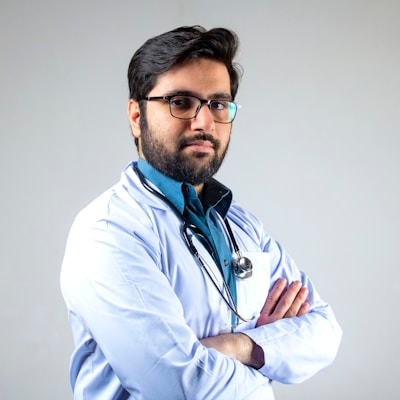 Dr. Giridhar Reddy N